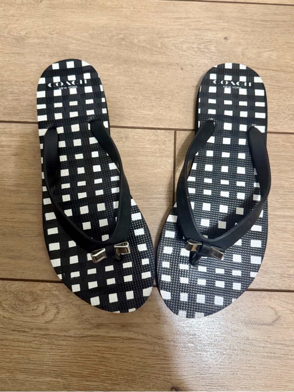 COACH Black & White Checkered Gingham Flip Flop Sandals NWOT